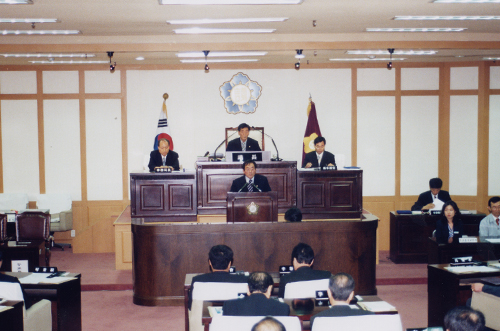 '제4대2기 사회도시위원장 당선인사' 게시글의 사진(1) '2004120707.jpg'