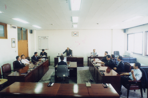 '제4대2기 내무위원회 회의' 게시글의 사진(1) '2004120703.jpg'