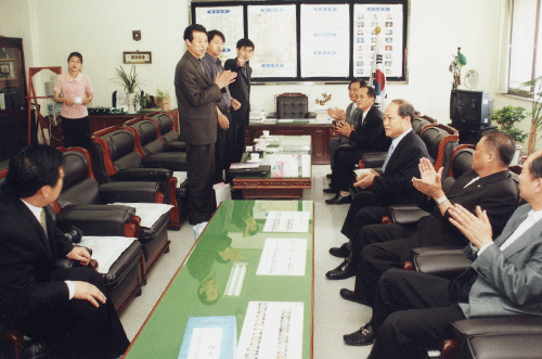 '중국 평도시 향점공단 직원방문 (2004.5.20)' 게시글의 사진(1) '01.gif'