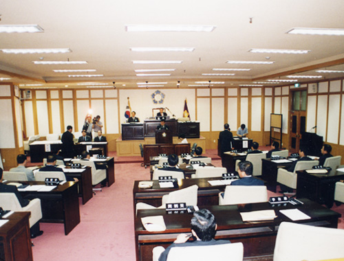 '4대 전반기 의장, 부의장선거(2002.7.3.)' 게시글의 사진(1) '01.jpg'