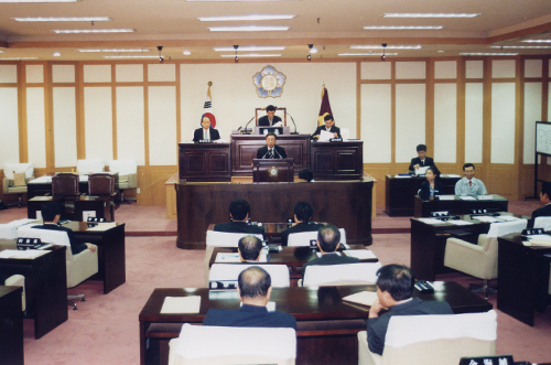 '제4대2기 의회운영위원장 당선인사' 게시글의 사진(1) '2004120705.jpg'