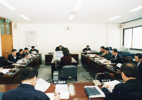 '세입세출예산안심사 자치행정과(2002.12.13)' 게시글의 사진(1) 's01.jpg'