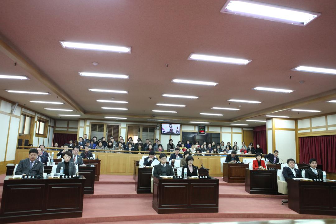 '제213회 임시회 개회' 게시글의 사진(1) '임시회개회(의원).jpg'