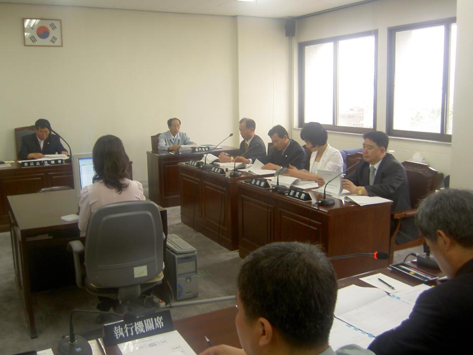 '제146회 임시회' 게시글의 사진(1) '내무위원회5.JPG'